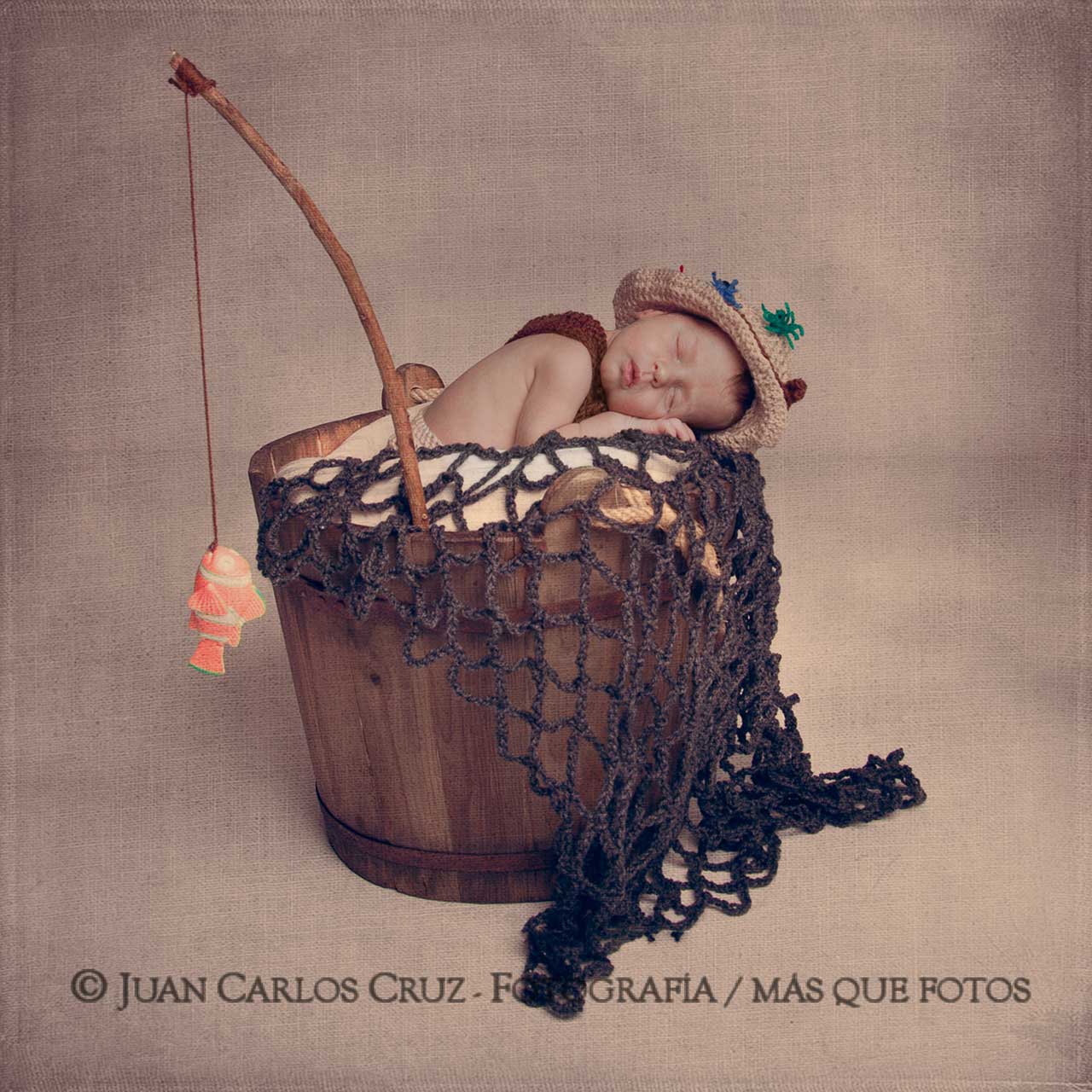 Foto bebe pescando